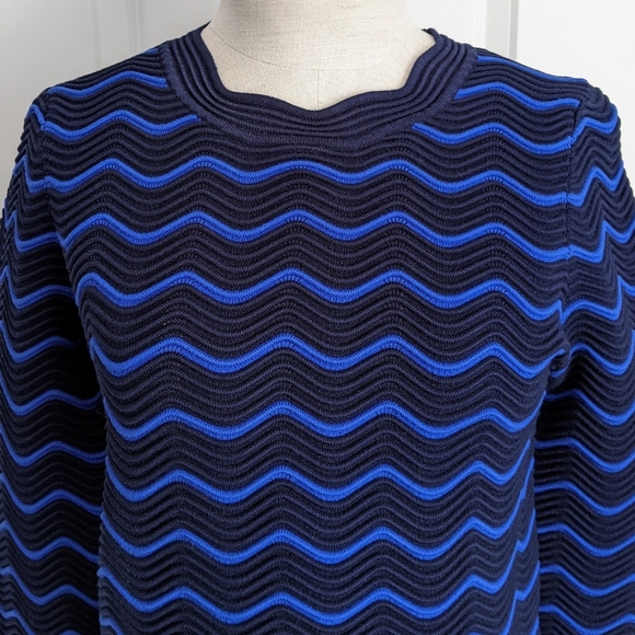 Milly Pullover Crop Mid-Weight Textured Wave Knit Scallop Trim Navy Cobalt M NWT - Picture 4 of 15